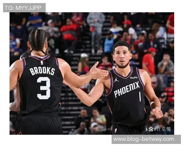 布克谈狄龙频繁吃T事件称他会有所收敛联盟中更难听的声音不少 布克谈狄龙频繁吃T事件称他会有所收敛联盟中更难听的声音不少