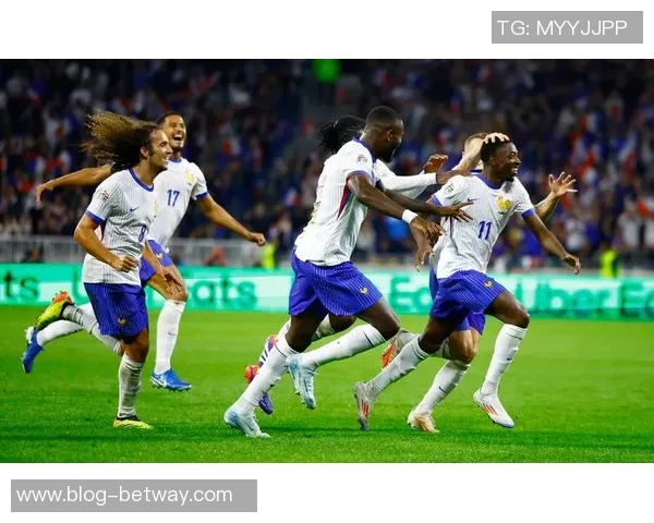 登贝莱禁区内华丽过人精彩挑射破门再添一球助力球队逆转胜利